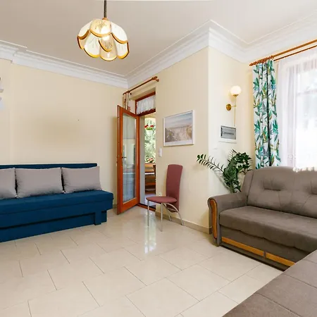 Elisabeta 01 By Interhome *
