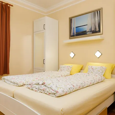 Elisabeta 01 By Interhome *